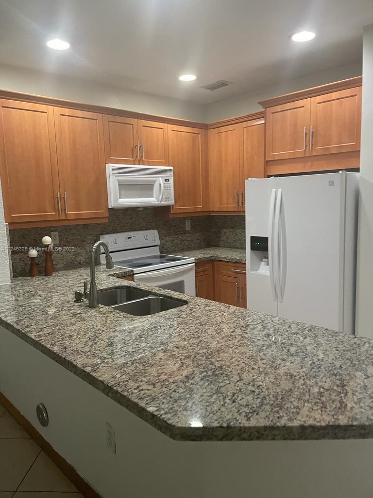 LAS BRISAS AT DORAL CONDO - Residential Lease