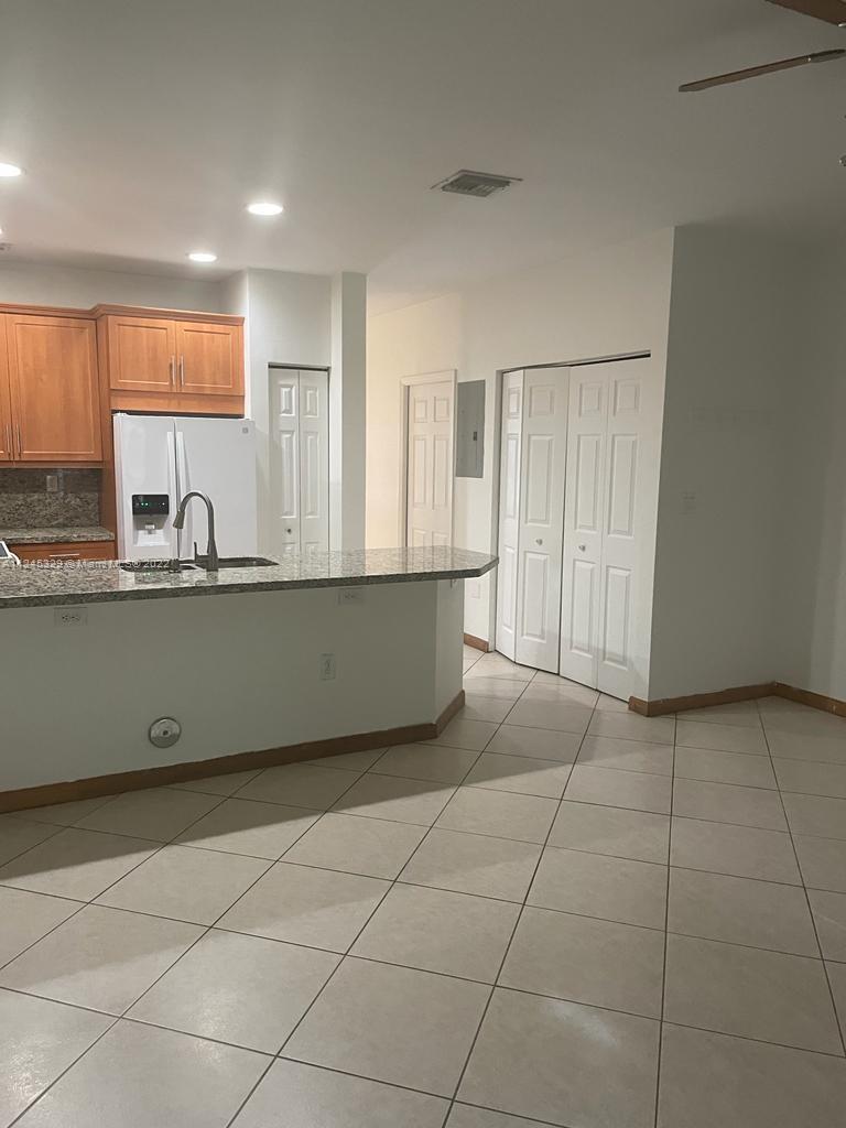 LAS BRISAS AT DORAL CONDO - Residential Lease