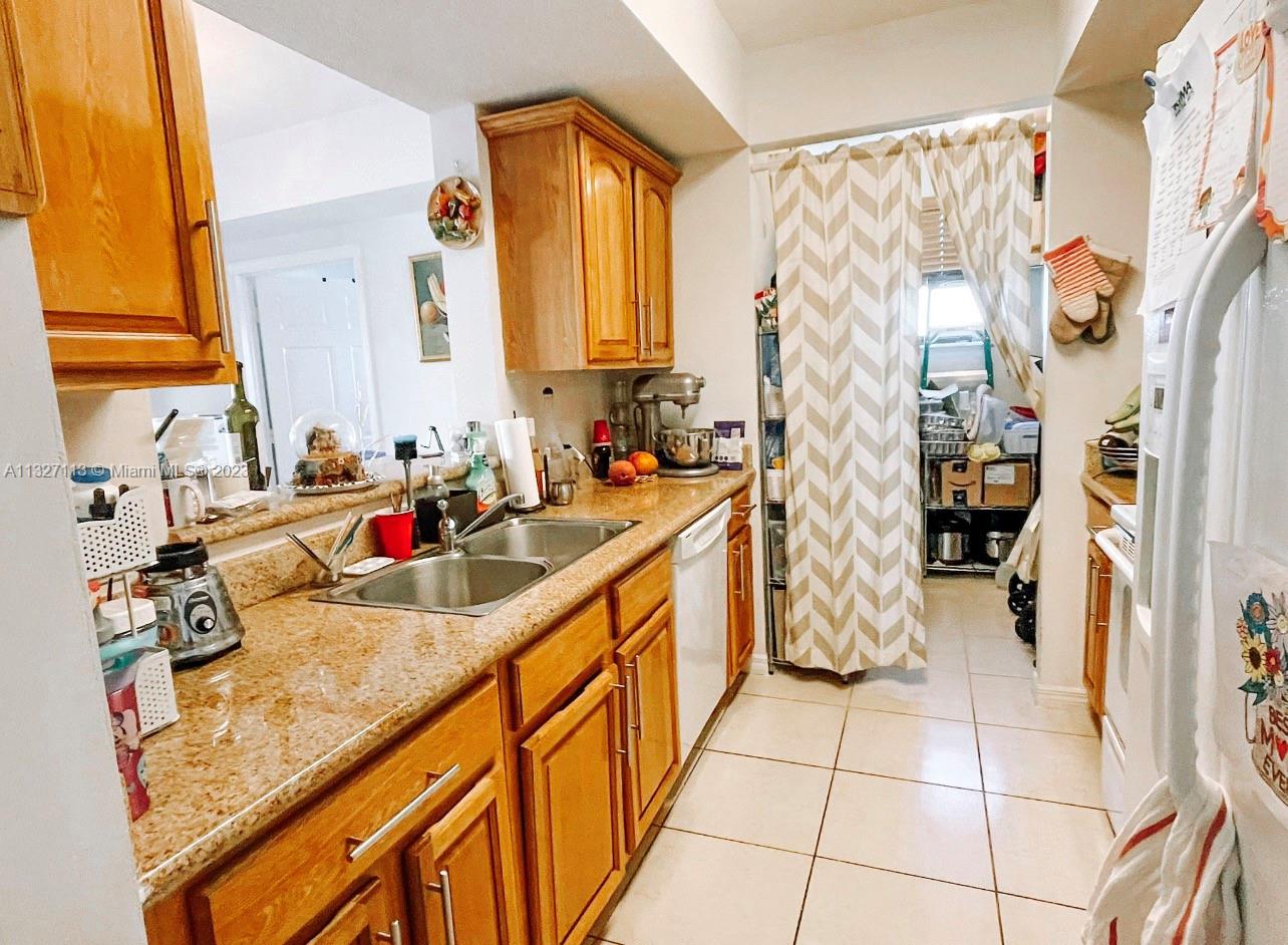KEYSTONE PARK CONDO - Residential