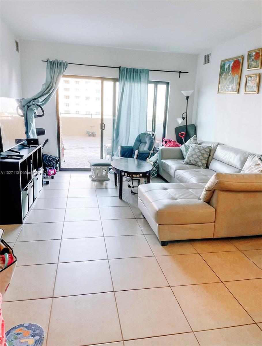 KEYSTONE PARK CONDO - Residential