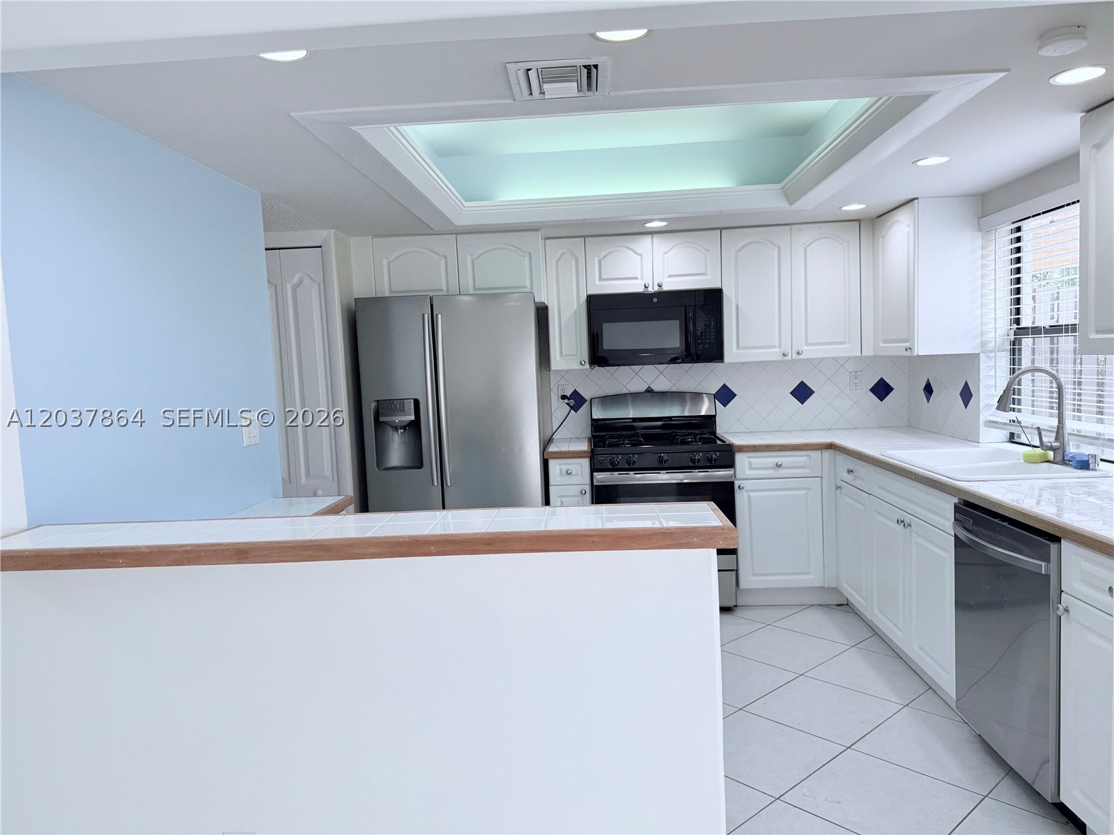 SABAL CHASE SEC 6 - Residential Lease