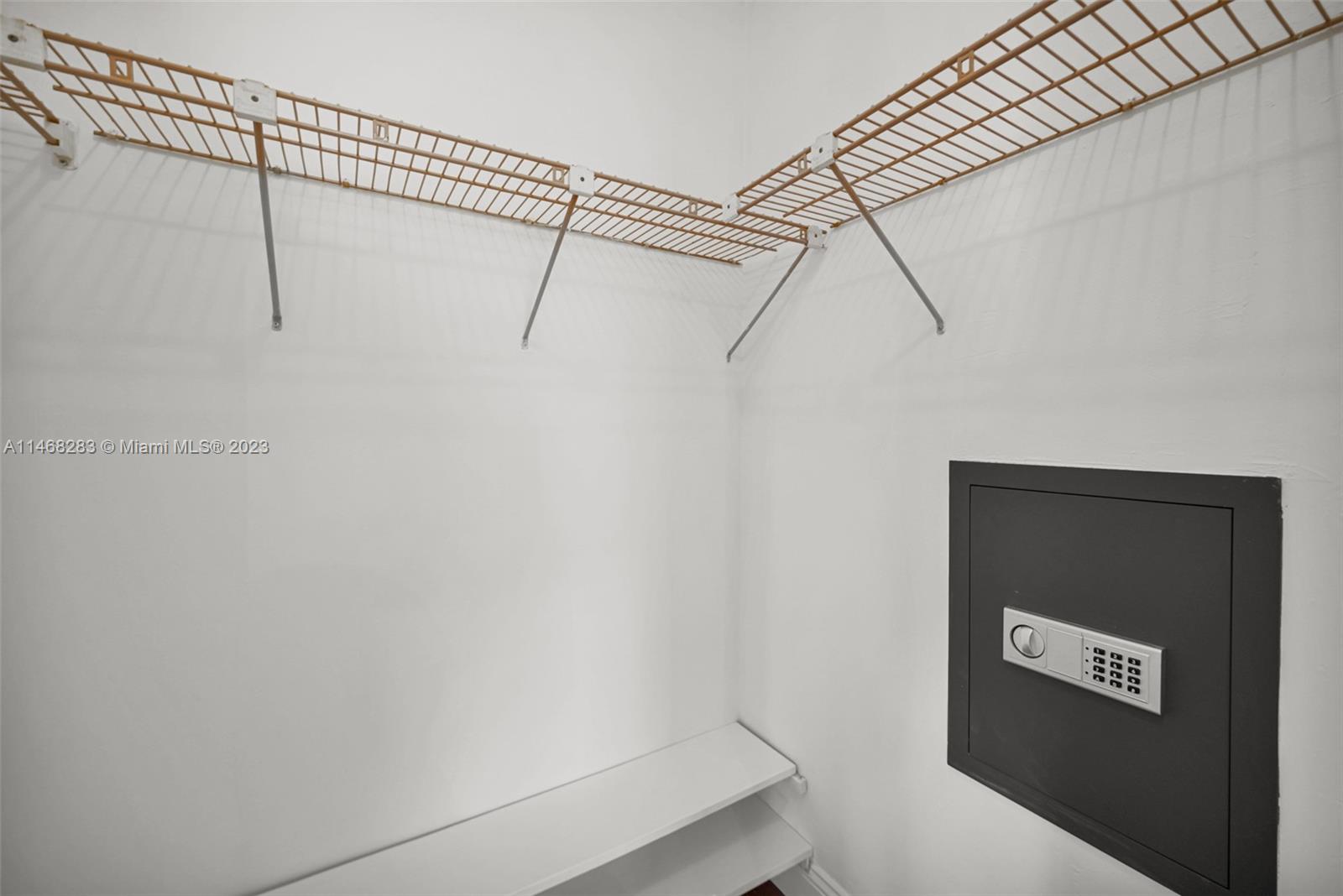 LAUDERDALE WEST 2 SEC - Residential