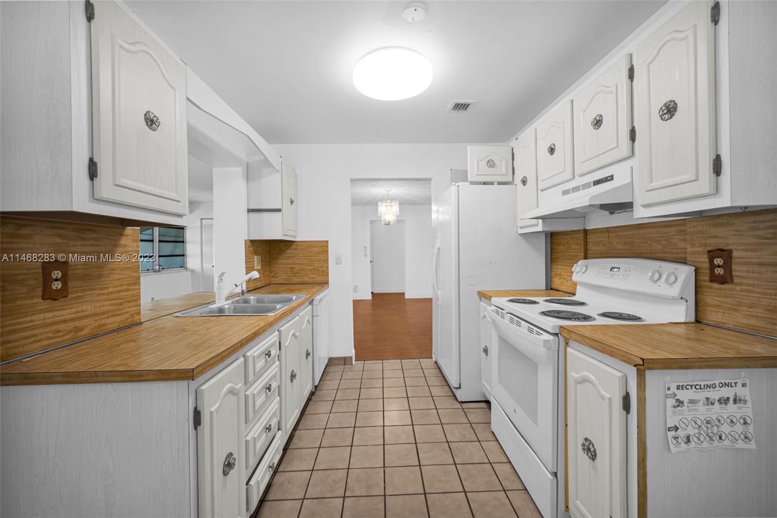 LAUDERDALE WEST 2 SEC - Residential