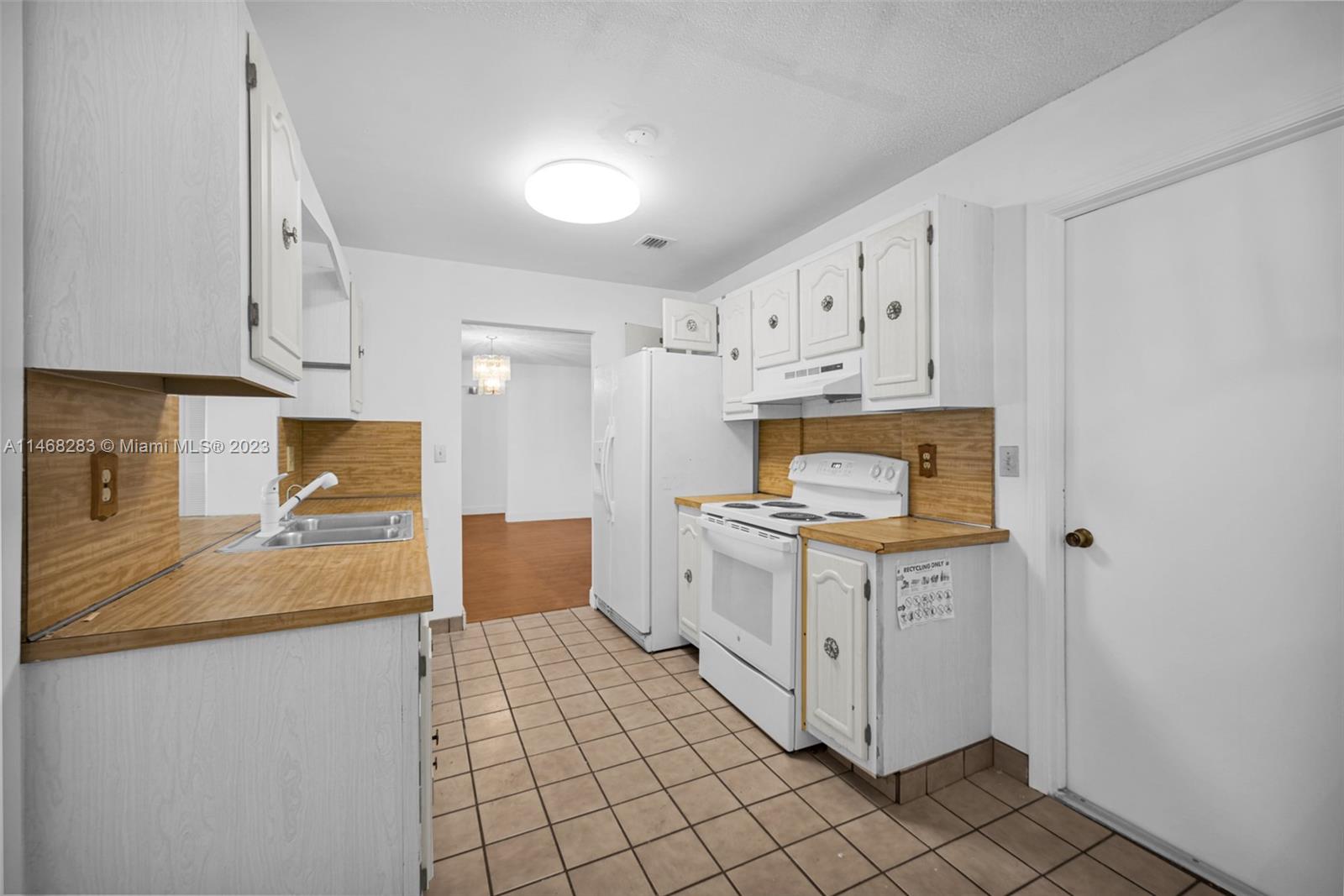 LAUDERDALE WEST 2 SEC - Residential