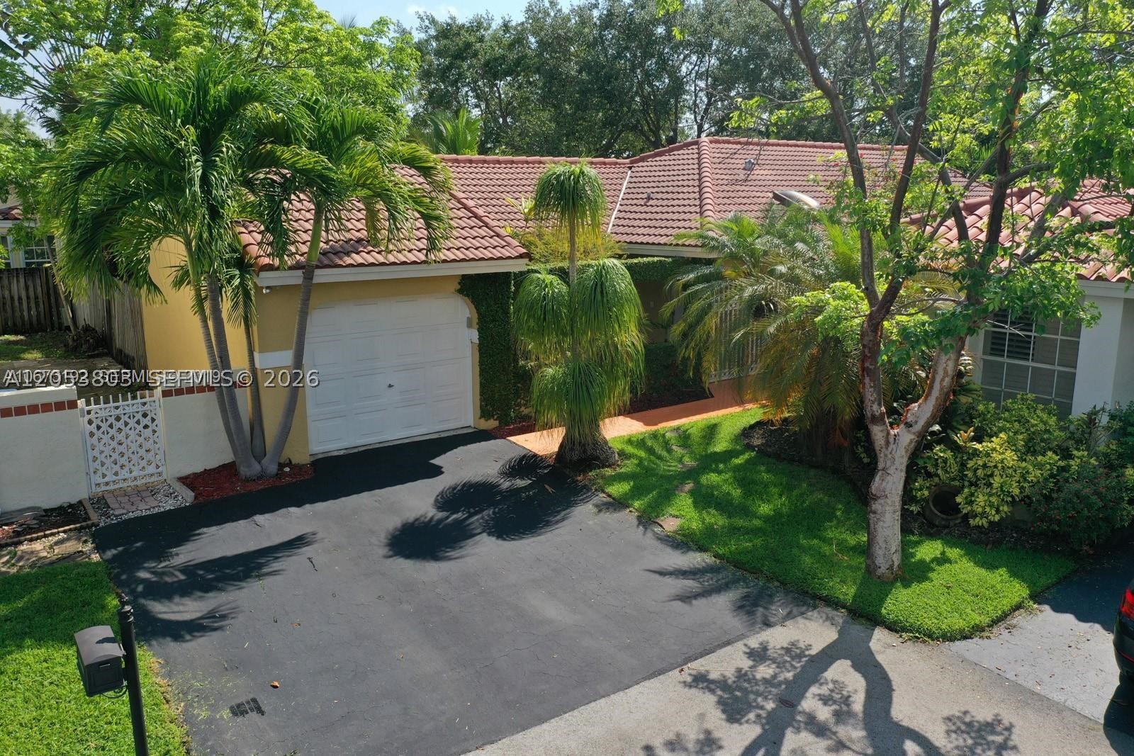 WOW - Just bring your toothbrush! This 3/2 Country Isles home is completely updated and gorgeous!! This property has a completely remodeled chef style kitchen with brand new Stainless Steel Appliances, cabinetry, backsplash, countertops, custom sink and faucet, newer roof, new A/C unit, newly coated driveway, beautifully updated bathrooms, and countless other updates!! This super clean house has an open floor plan, huge master bedroom with a spa-like bathroom. This home is walking distance to the elementary school and the Weston Town Center. Located on a quiet cud-de-sec, the backyard has a spacious covered screened-in patio with a HUGE lot to with room to add a pool! The perfect home to raise a family! The property will meet all your needs. This home will not last long.