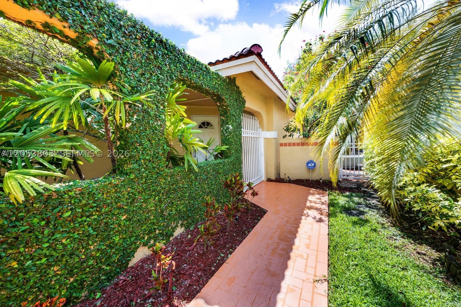 COUNTRY ISLES GARDEN HOME - Residential Lease