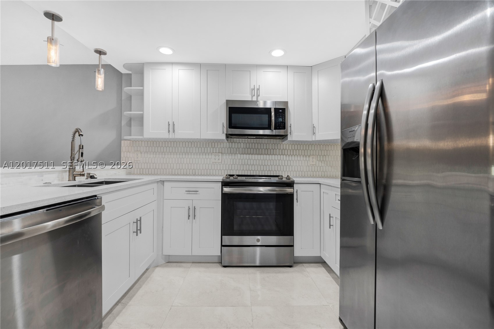 OMEGA CONDO NO 3 - Residential