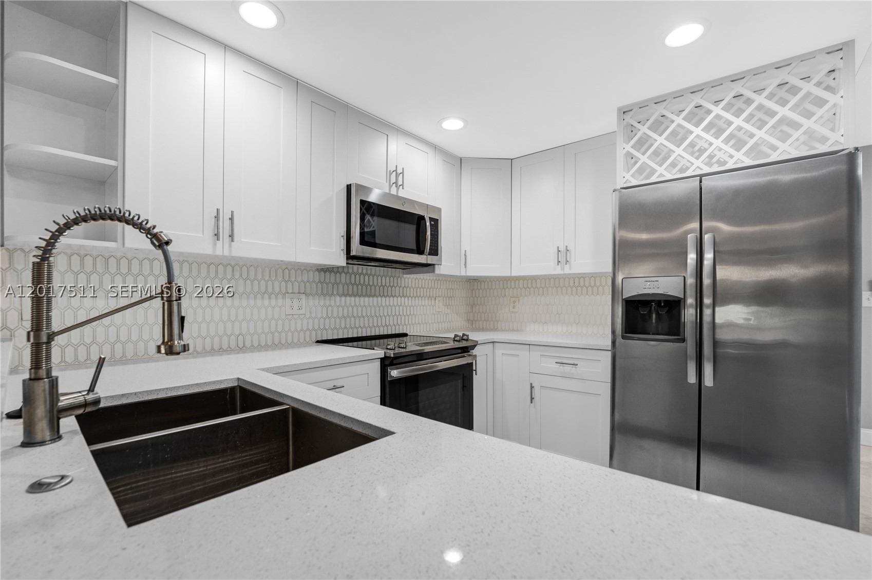OMEGA CONDO NO 3 - Residential