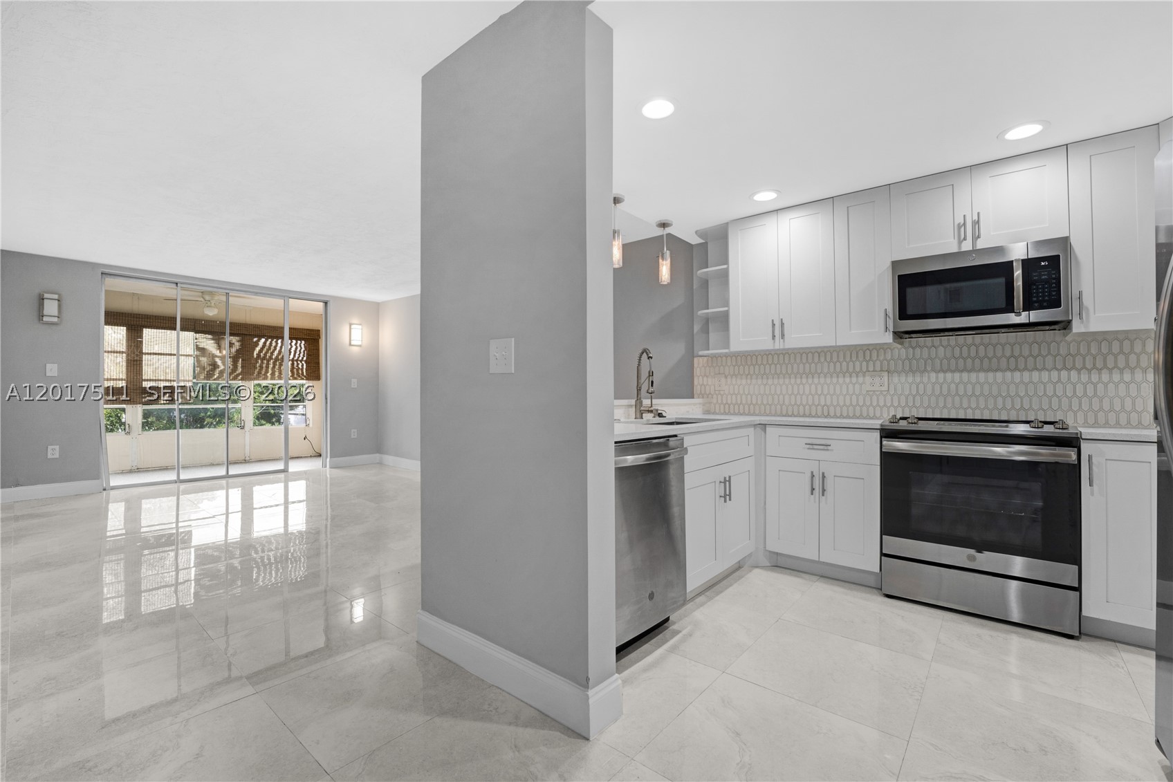 OMEGA CONDO NO 3 - Residential