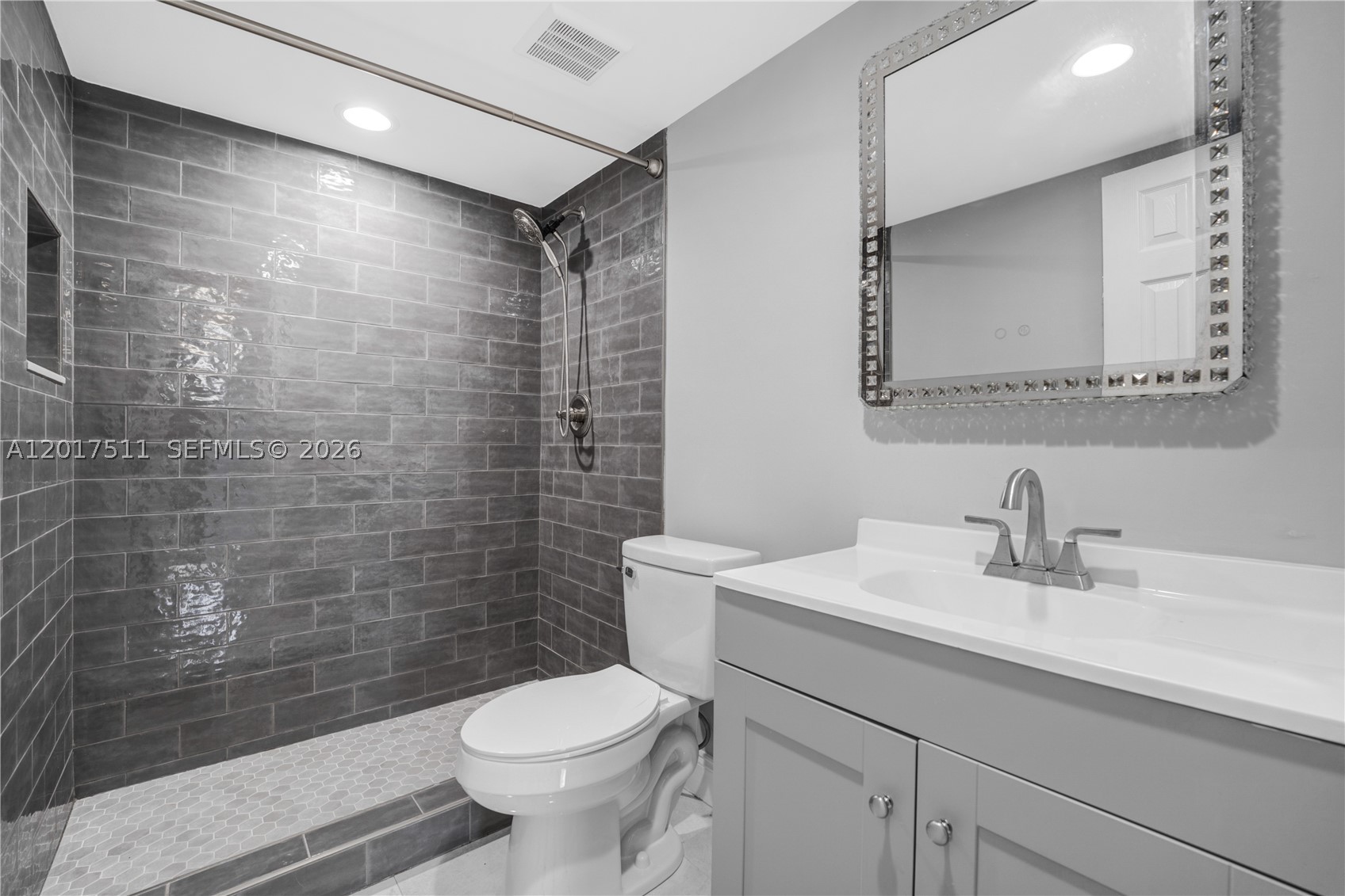 OMEGA CONDO NO 3 - Residential
