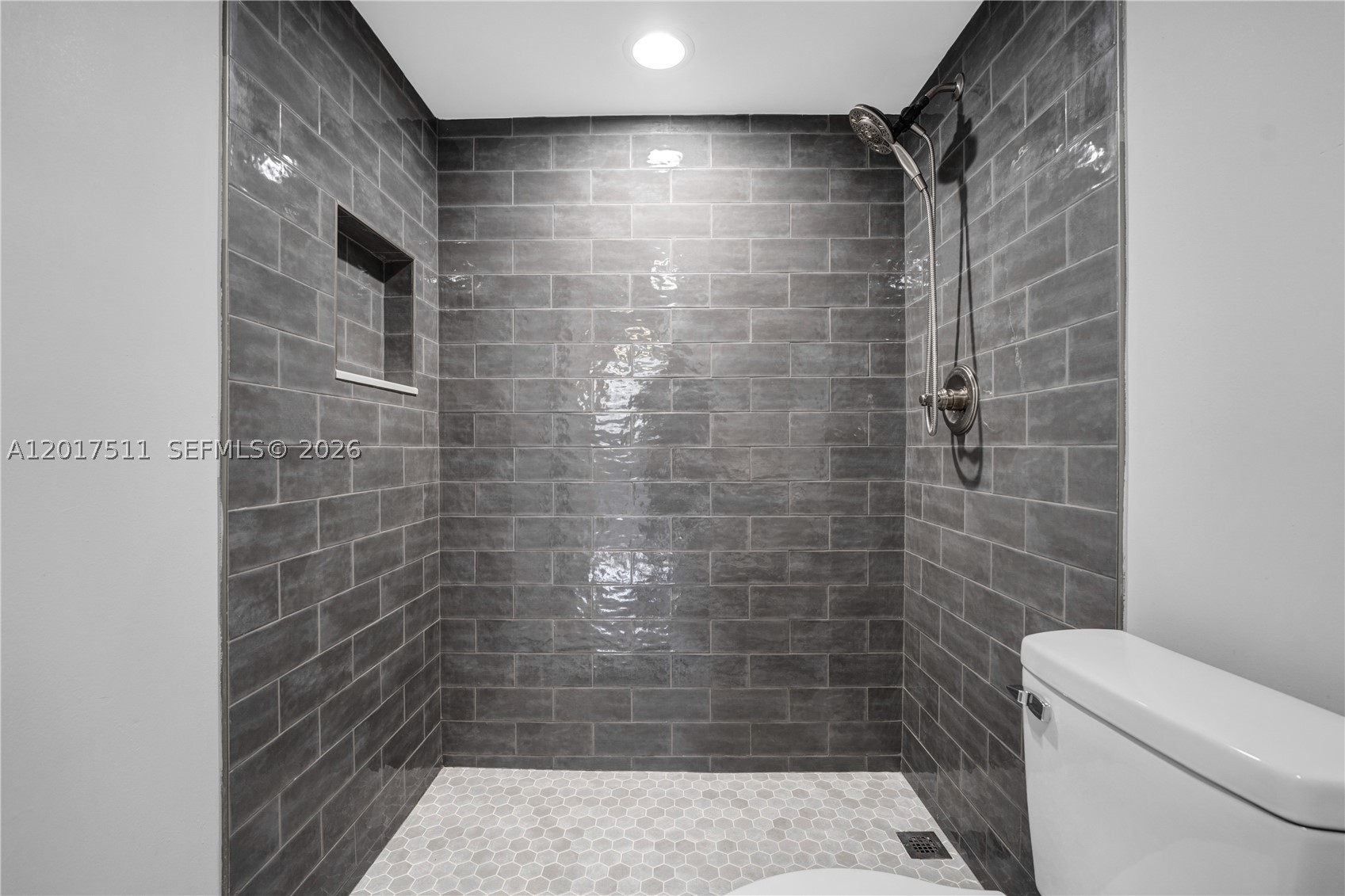 OMEGA CONDO NO 3 - Residential