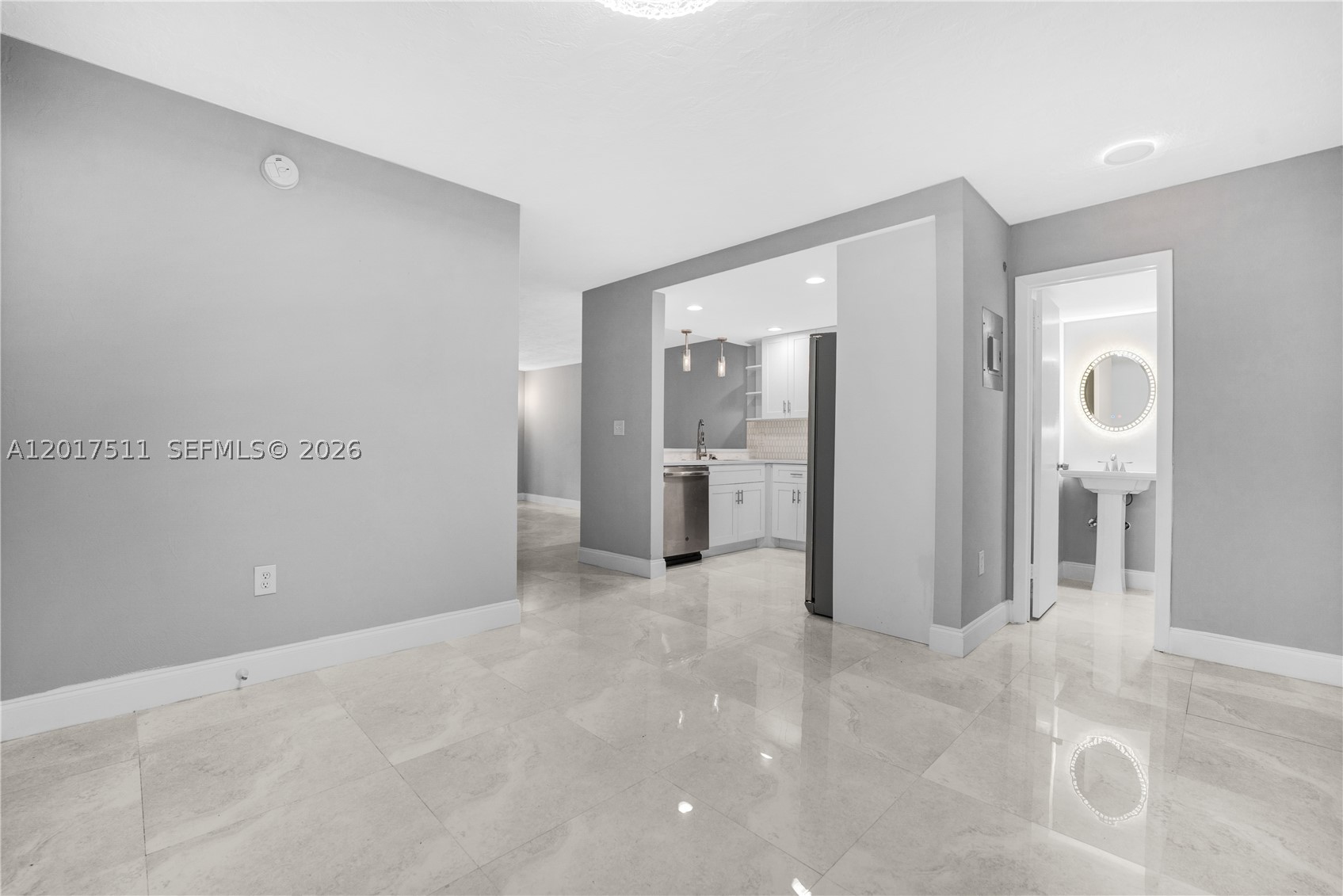 OMEGA CONDO NO 3 - Residential