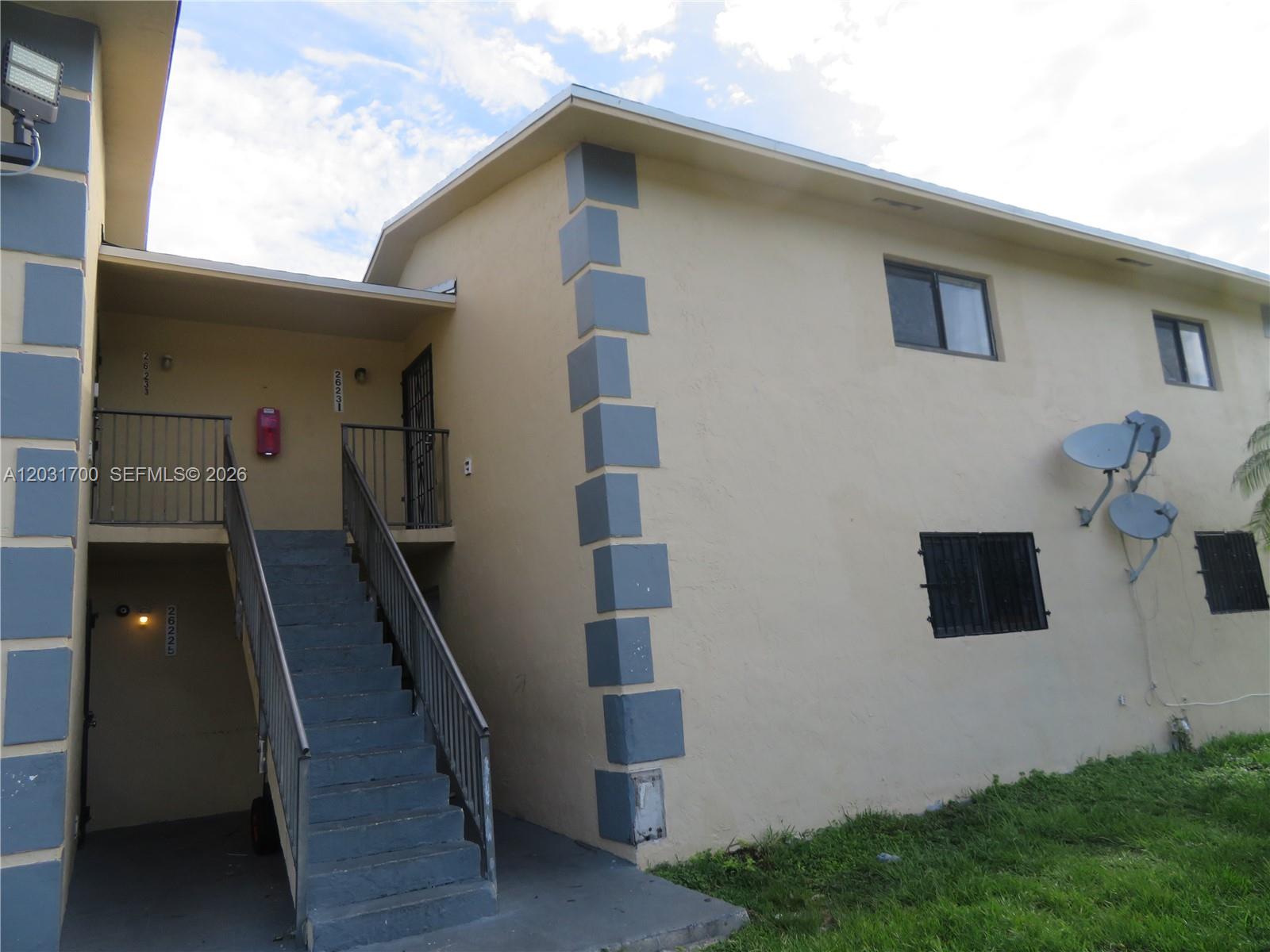 SECTION 8 WELCOME SECTION 8 WELCOME.   3.2 FRESH PAINT, NEW KITCHEN, NO APPLICENCES, NEW AC.  READY FOR THE NEXT FAMILY.  TWO-BEDROOM VOUCHER OK.