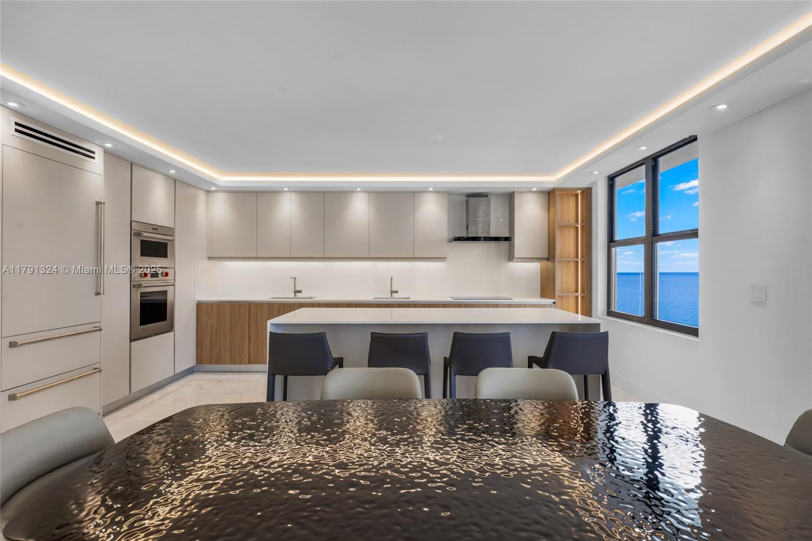 BALMORAL CONDO - Residential