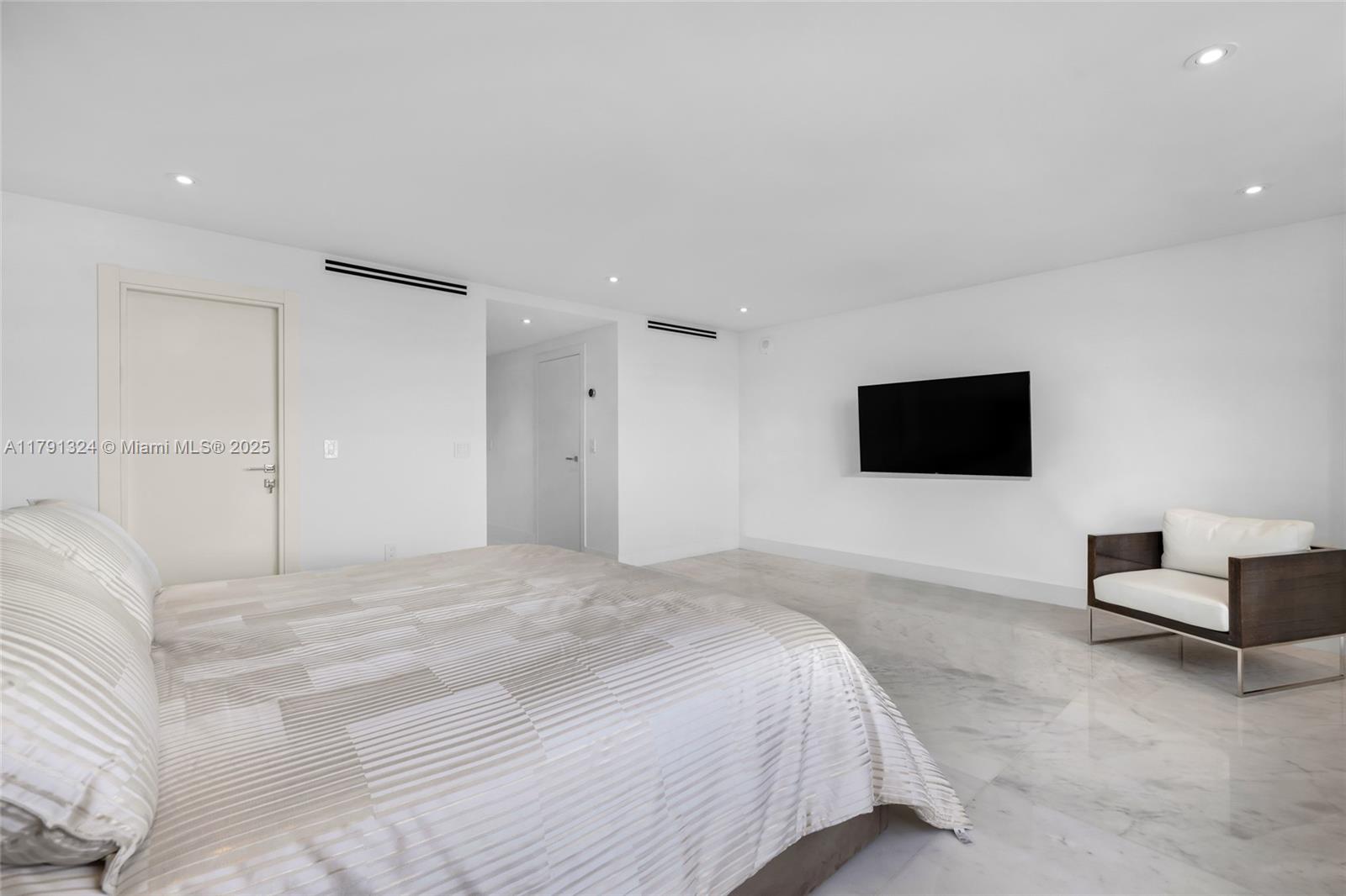 BALMORAL CONDO - Residential