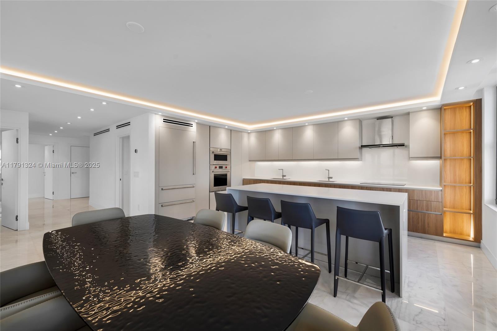 BALMORAL CONDO - Residential