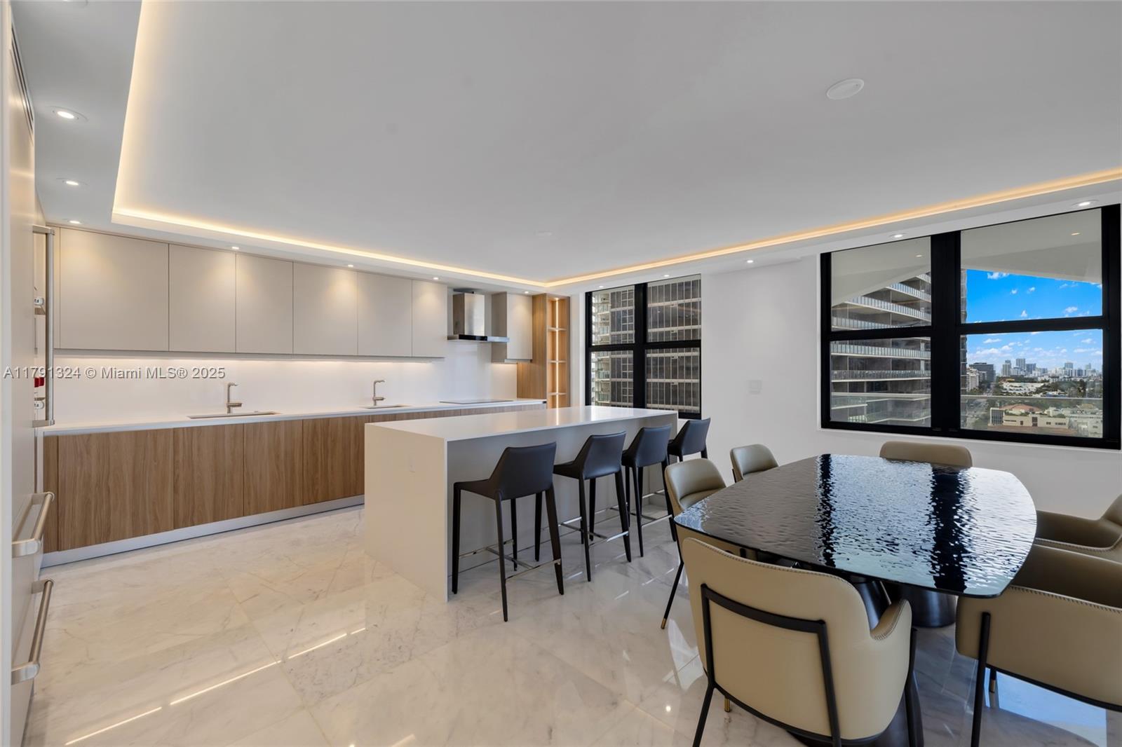 BALMORAL CONDO - Residential