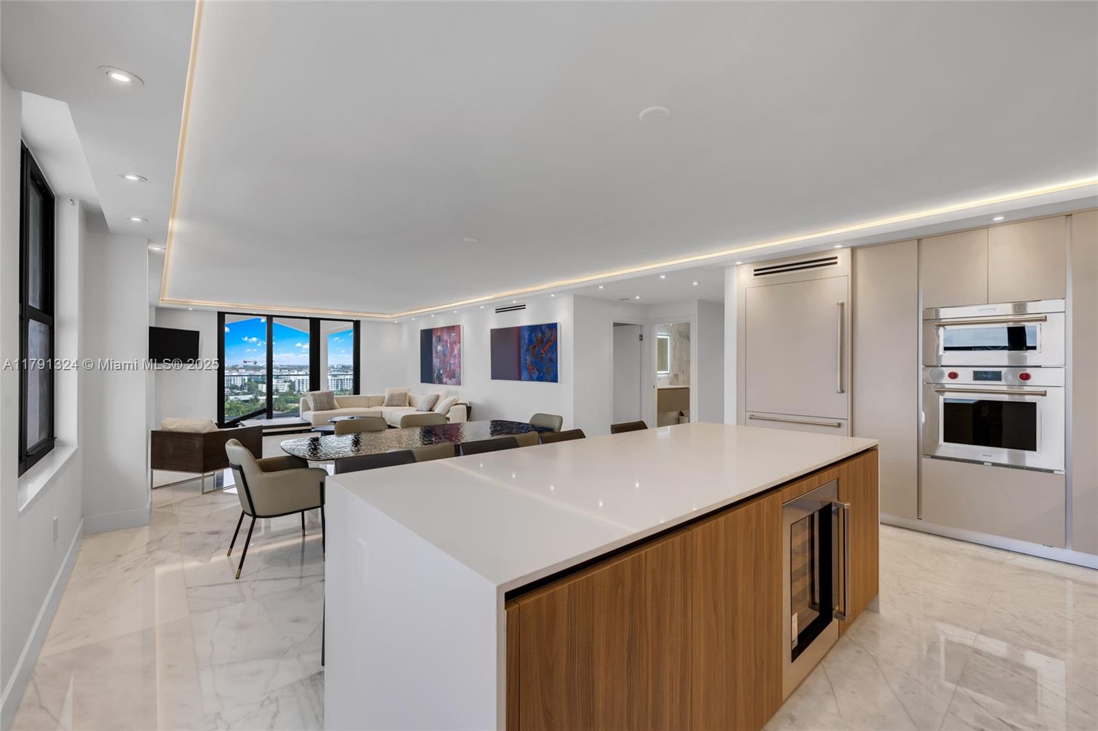 BALMORAL CONDO - Residential