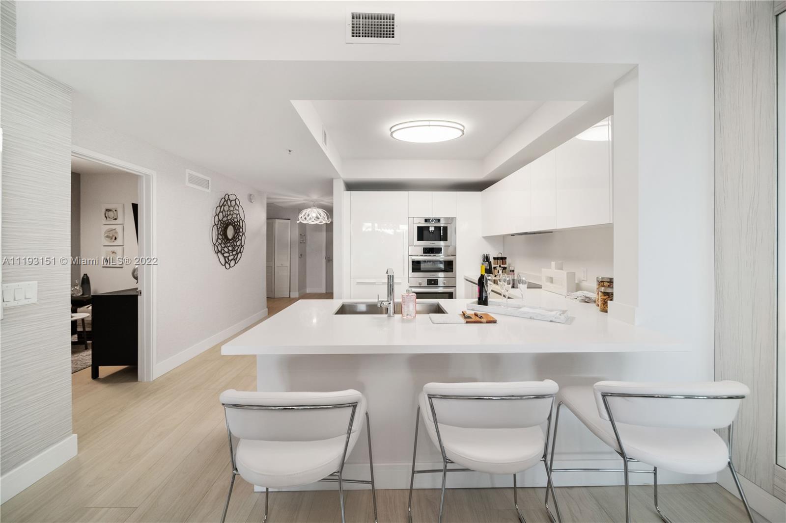 PARQUE TOWERS CONDO - Residential