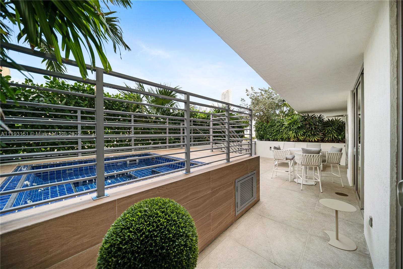 PARQUE TOWERS CONDO - Residential