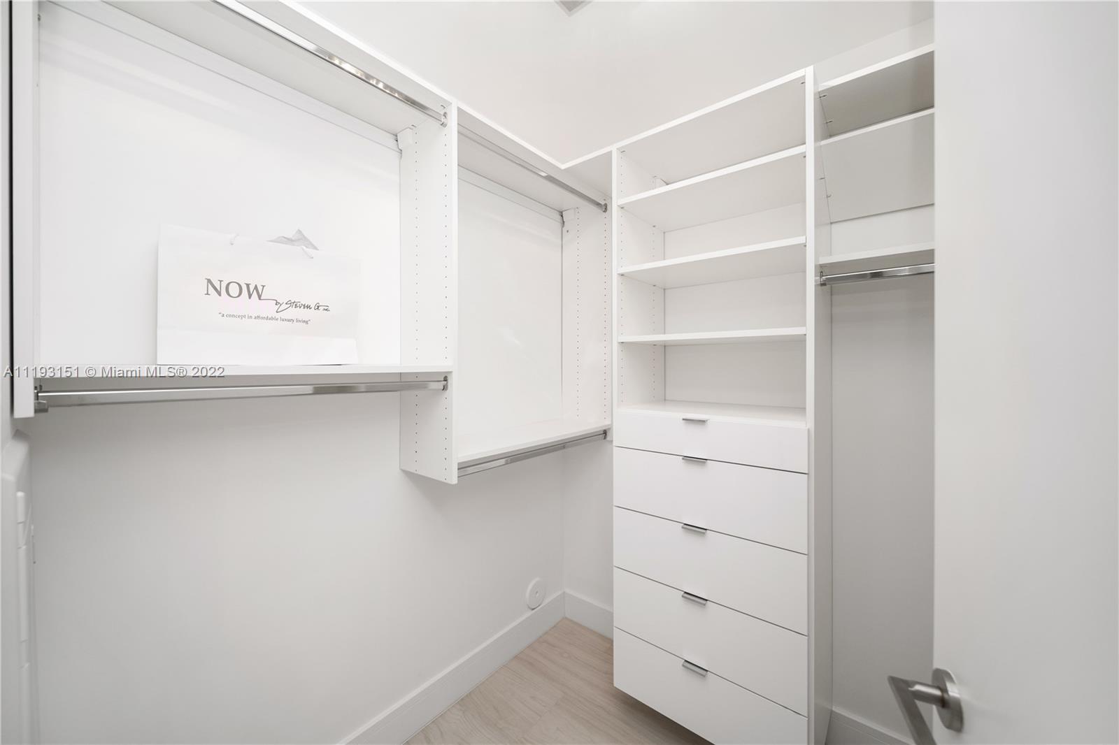 PARQUE TOWERS CONDO - Residential