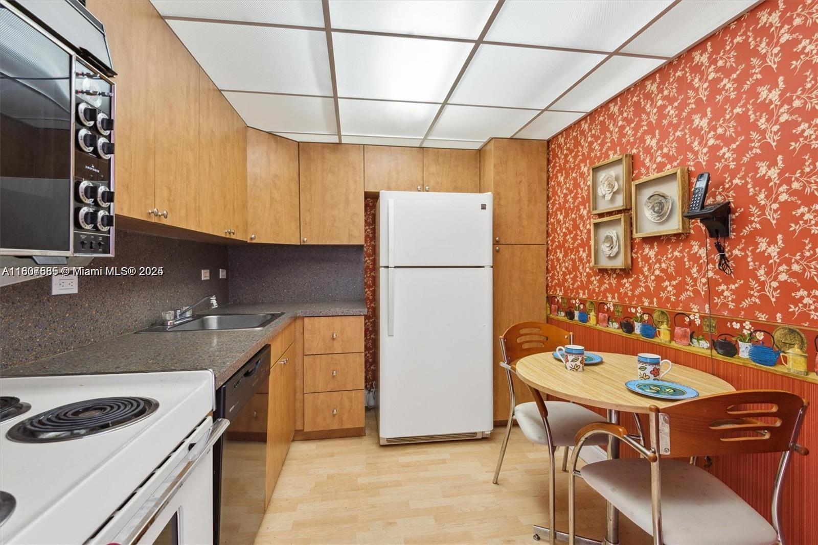 WATERVIEW CONDO - Residential