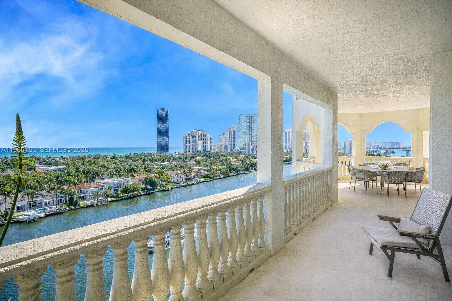 BELLA VISTA MID RISE NORT - Residential