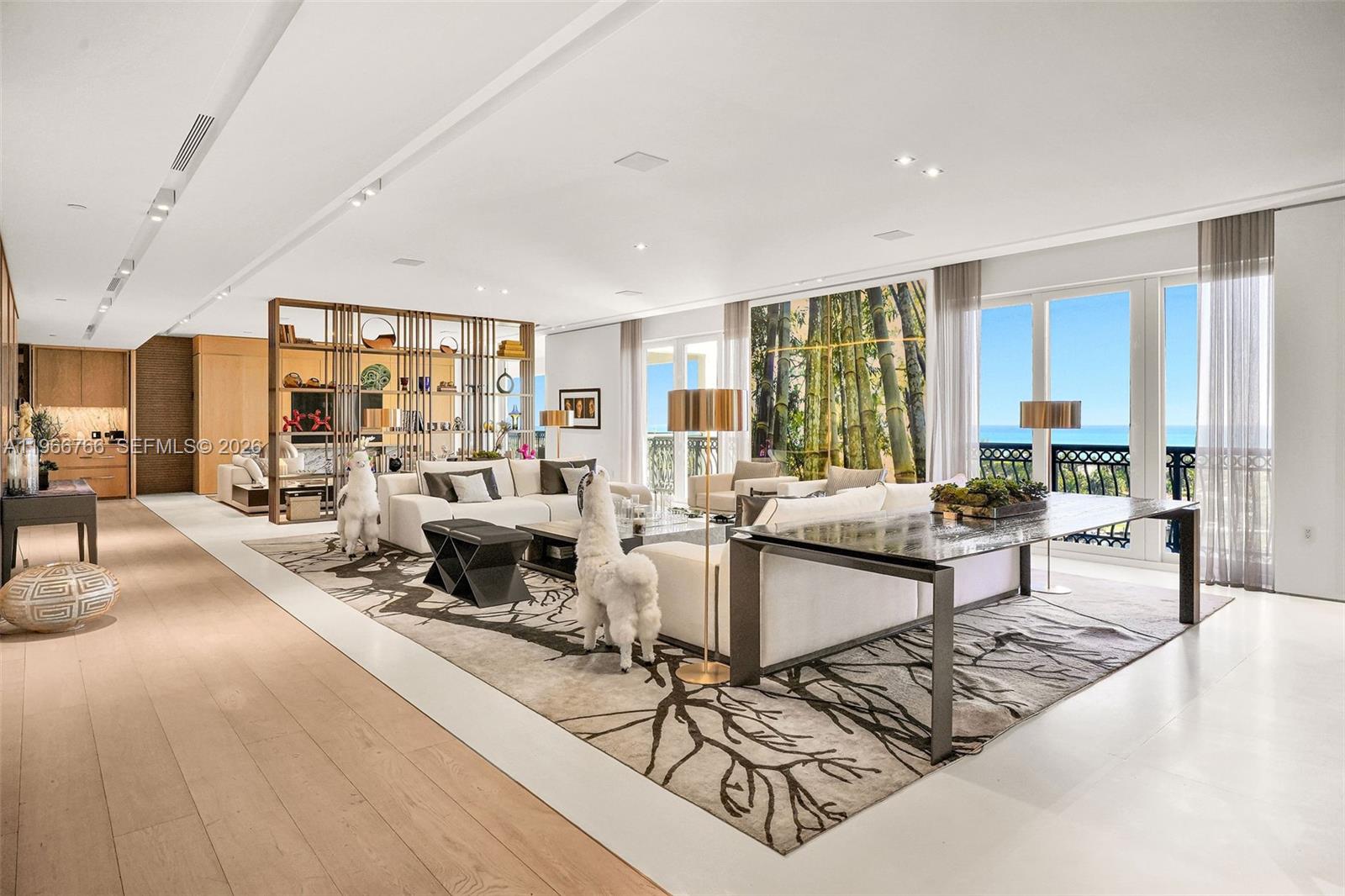BELLA VISTA MID RISE NORT - Residential