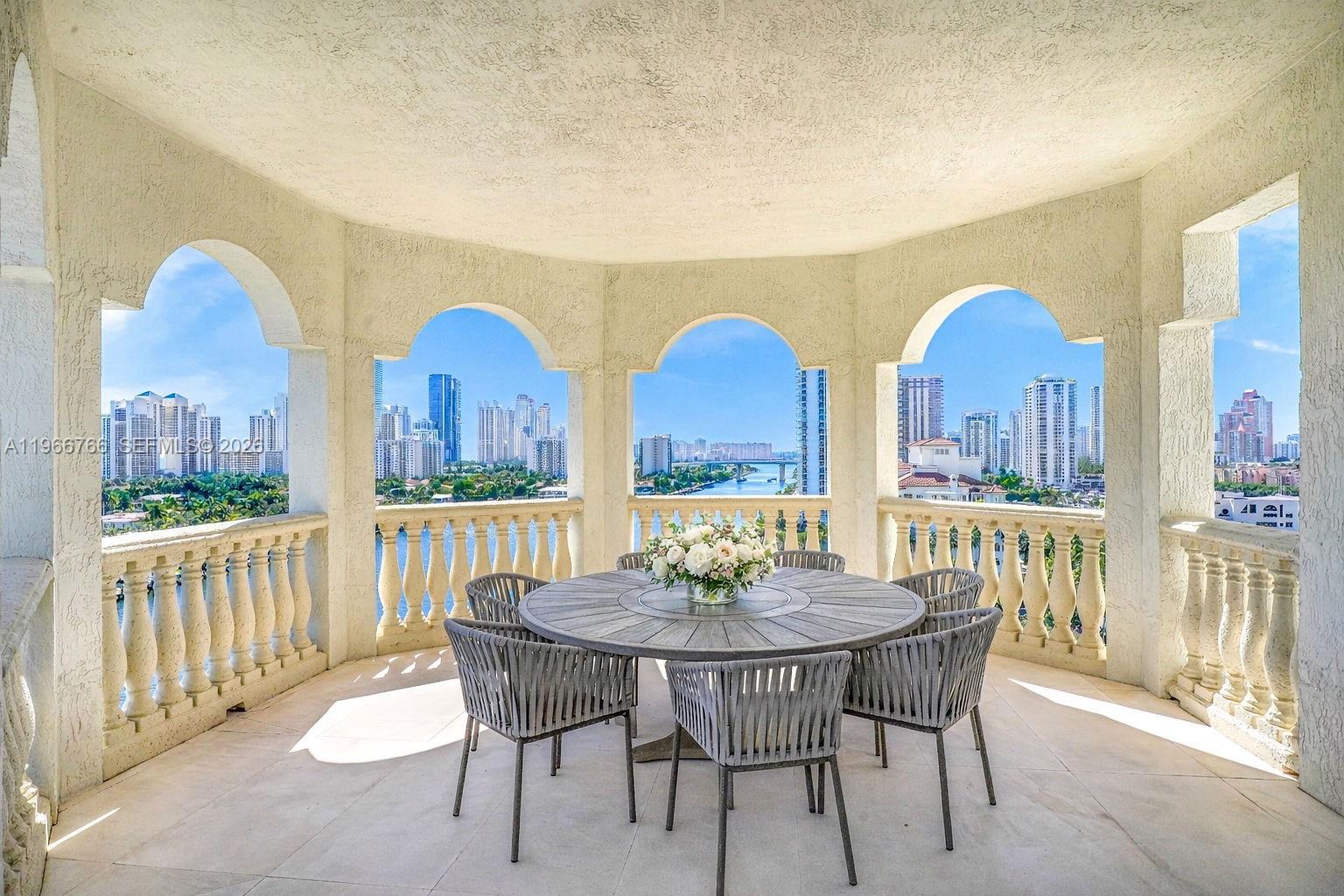 BELLA VISTA MID RISE NORT - Residential