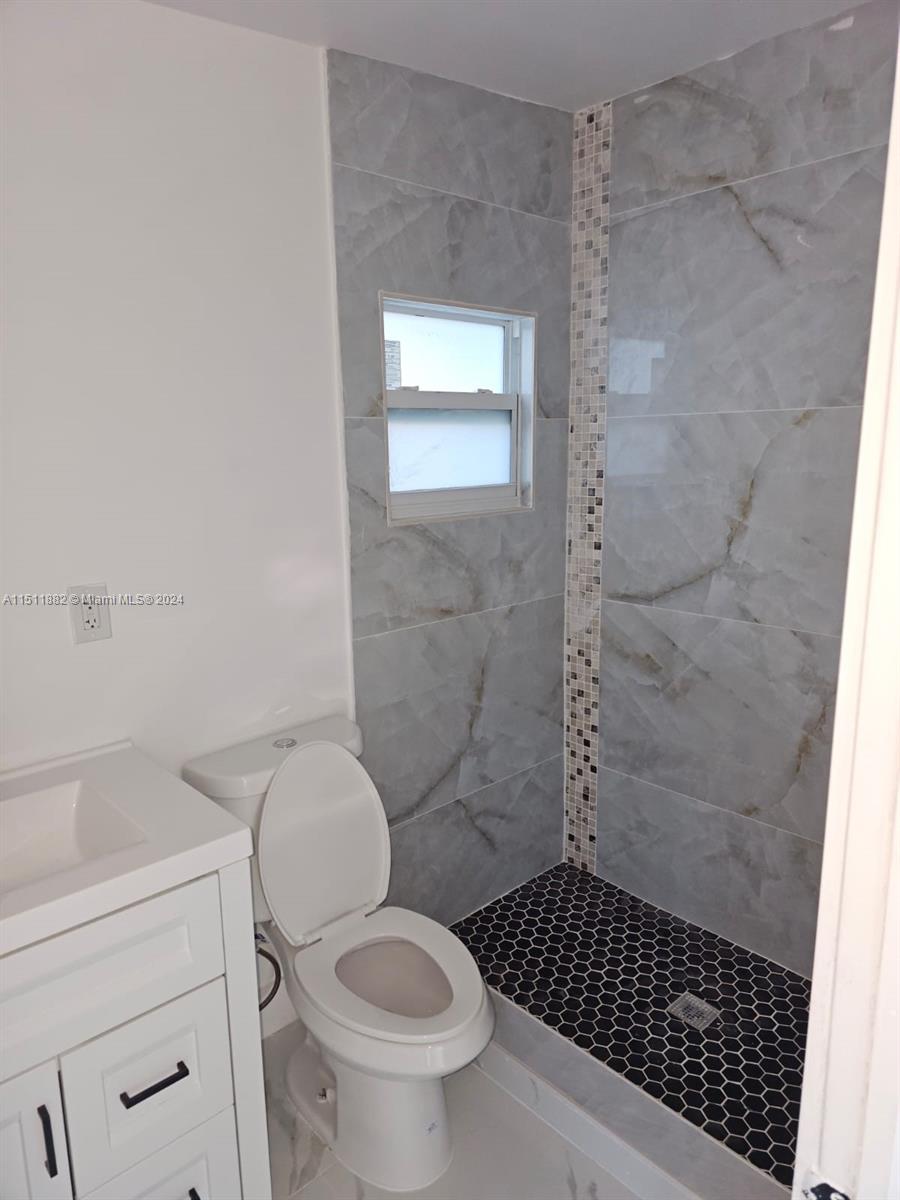 SO MIAMI HEIGHTS MANOR - Residential