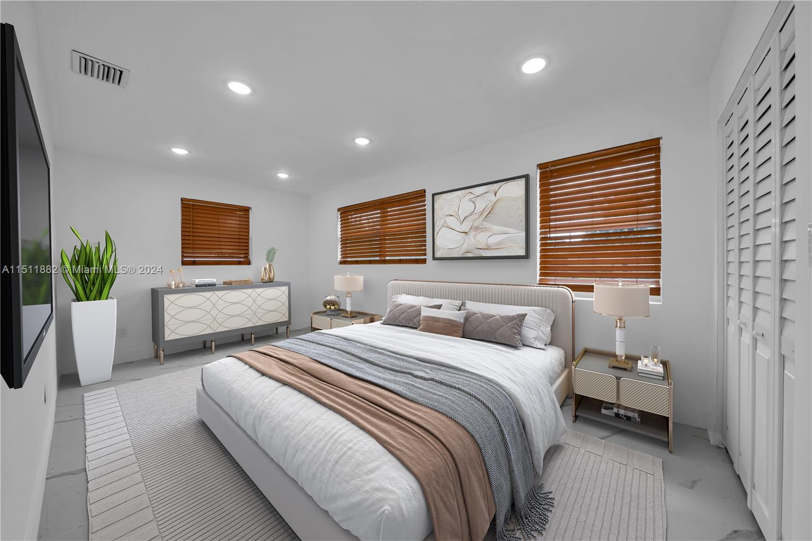 SO MIAMI HEIGHTS MANOR - Residential
