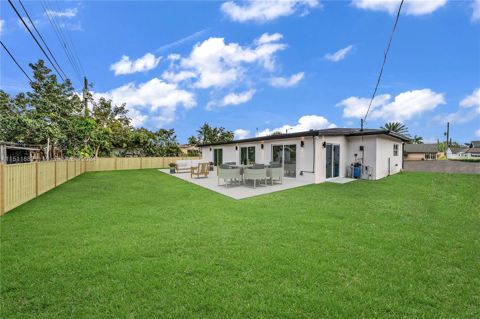SO MIAMI HEIGHTS MANOR - Residential