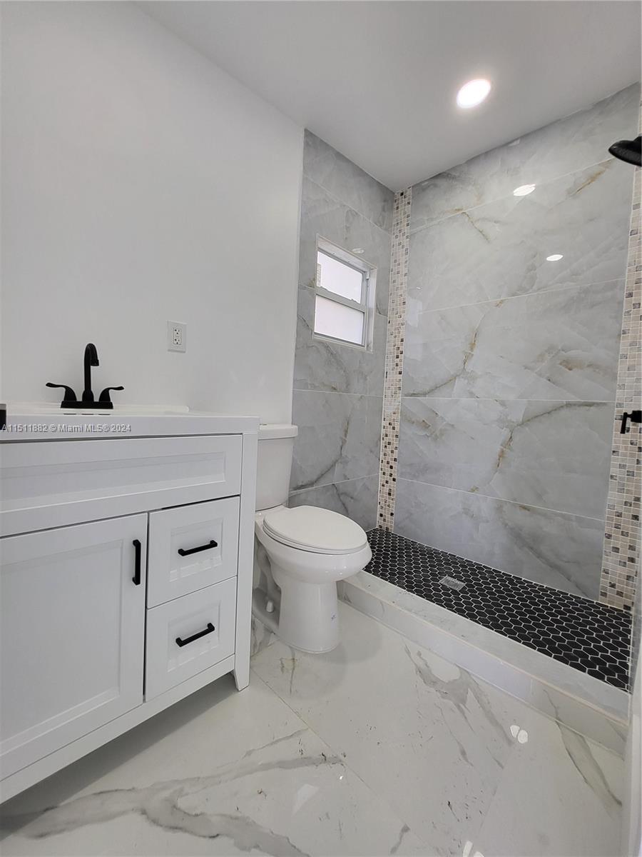 SO MIAMI HEIGHTS MANOR - Residential