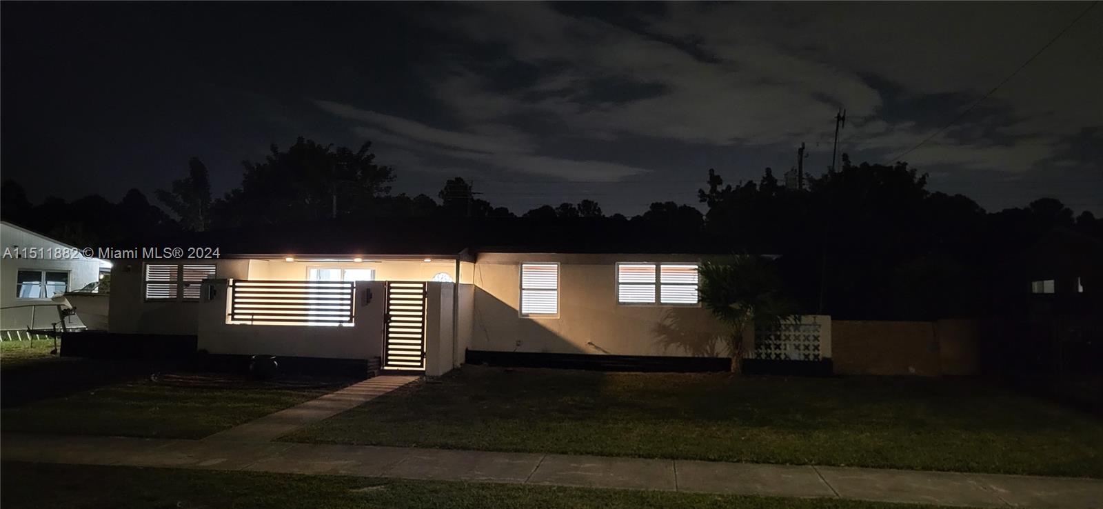 SO MIAMI HEIGHTS MANOR - Residential