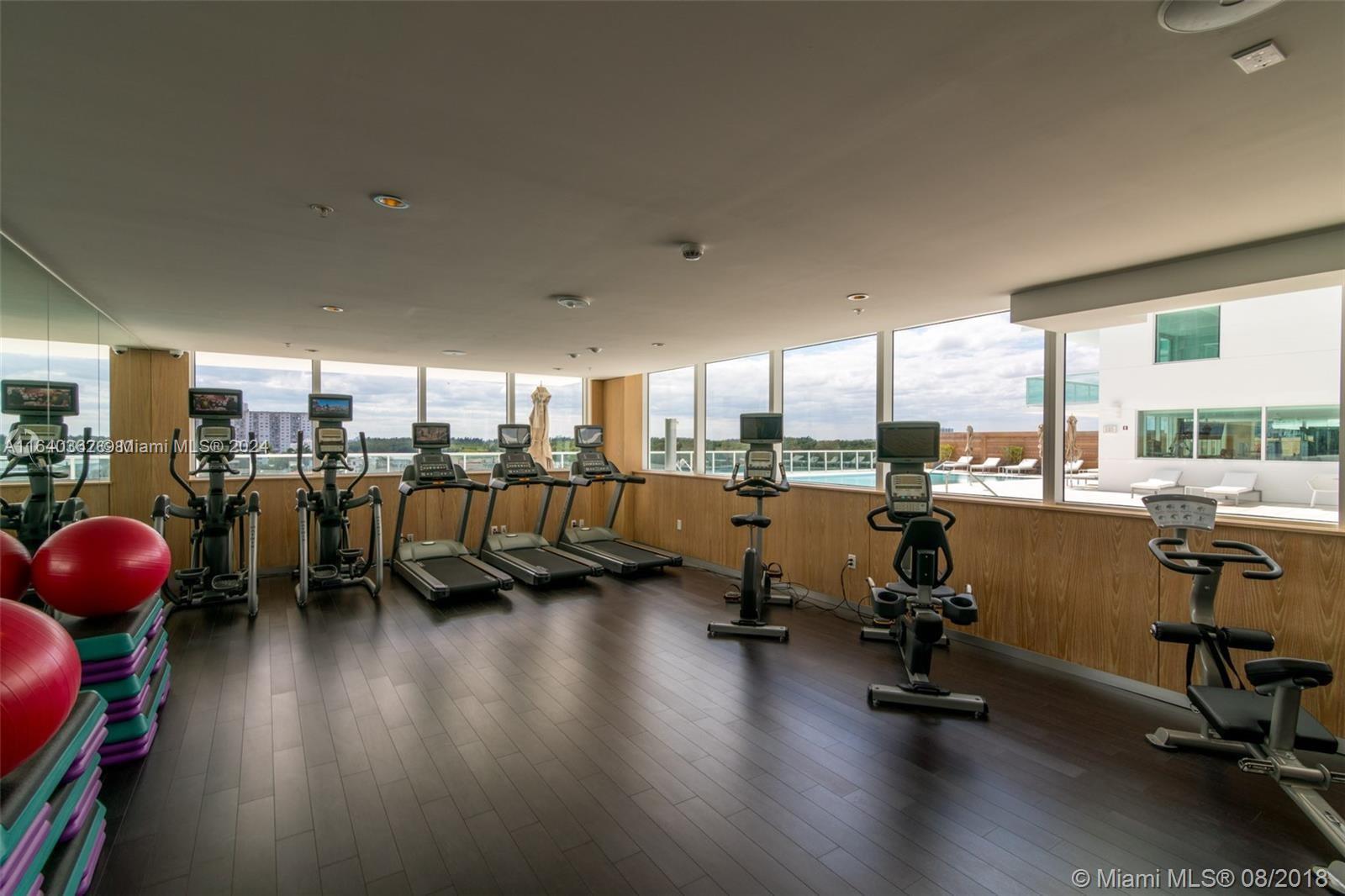400 SUNNY ISLES CONDO EAST - Residential