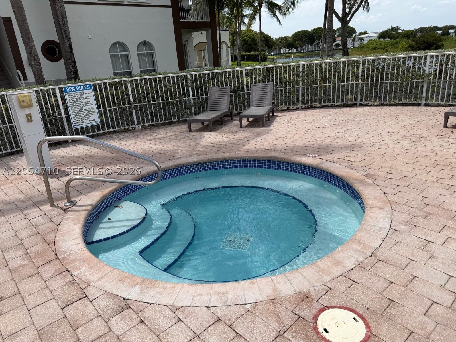 COURTYARDS FOUR CONDO - Residential