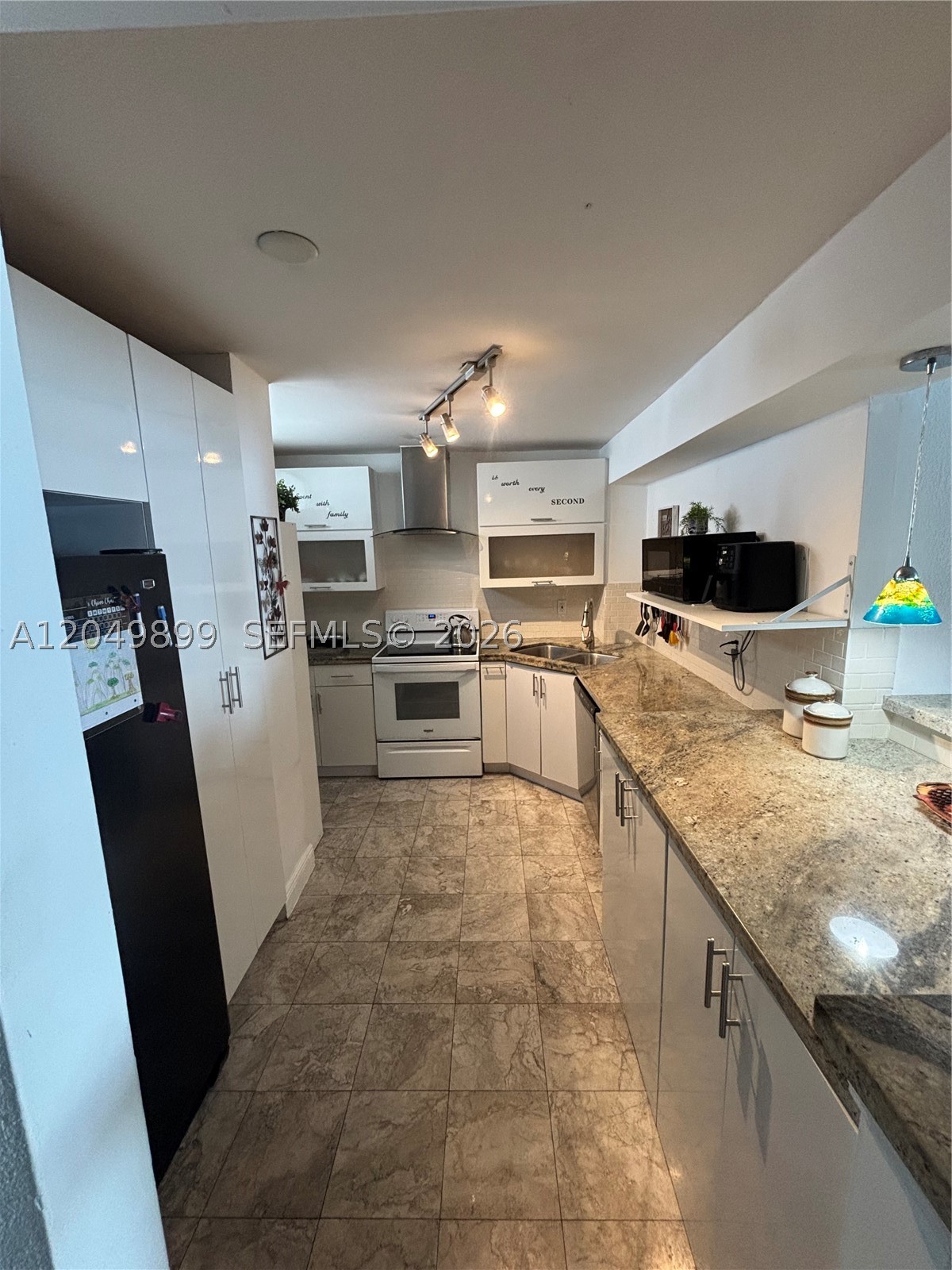 OCEAN PARK CONDO - Residential Lease