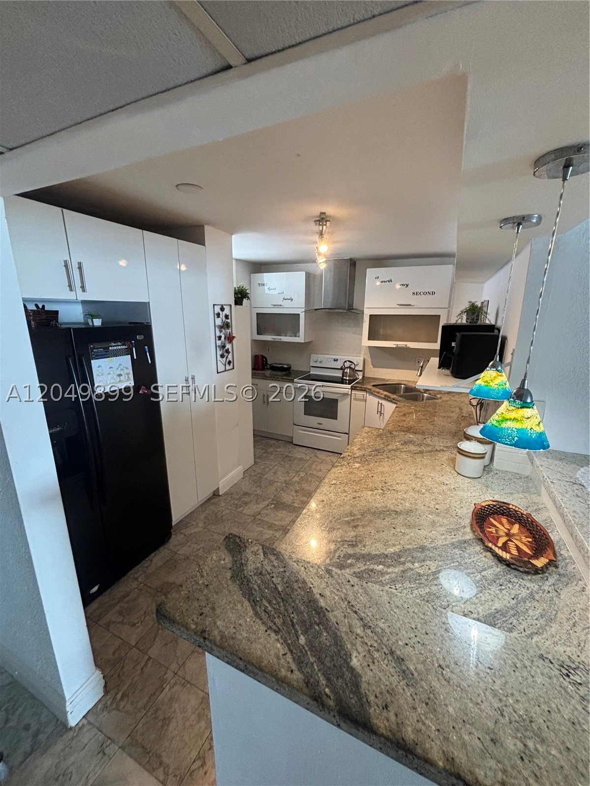 OCEAN PARK CONDO - Residential Lease