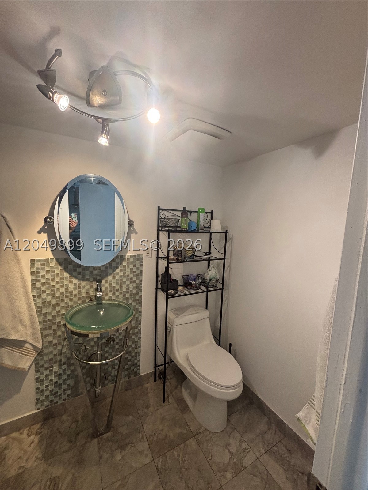 OCEAN PARK CONDO - Residential Lease