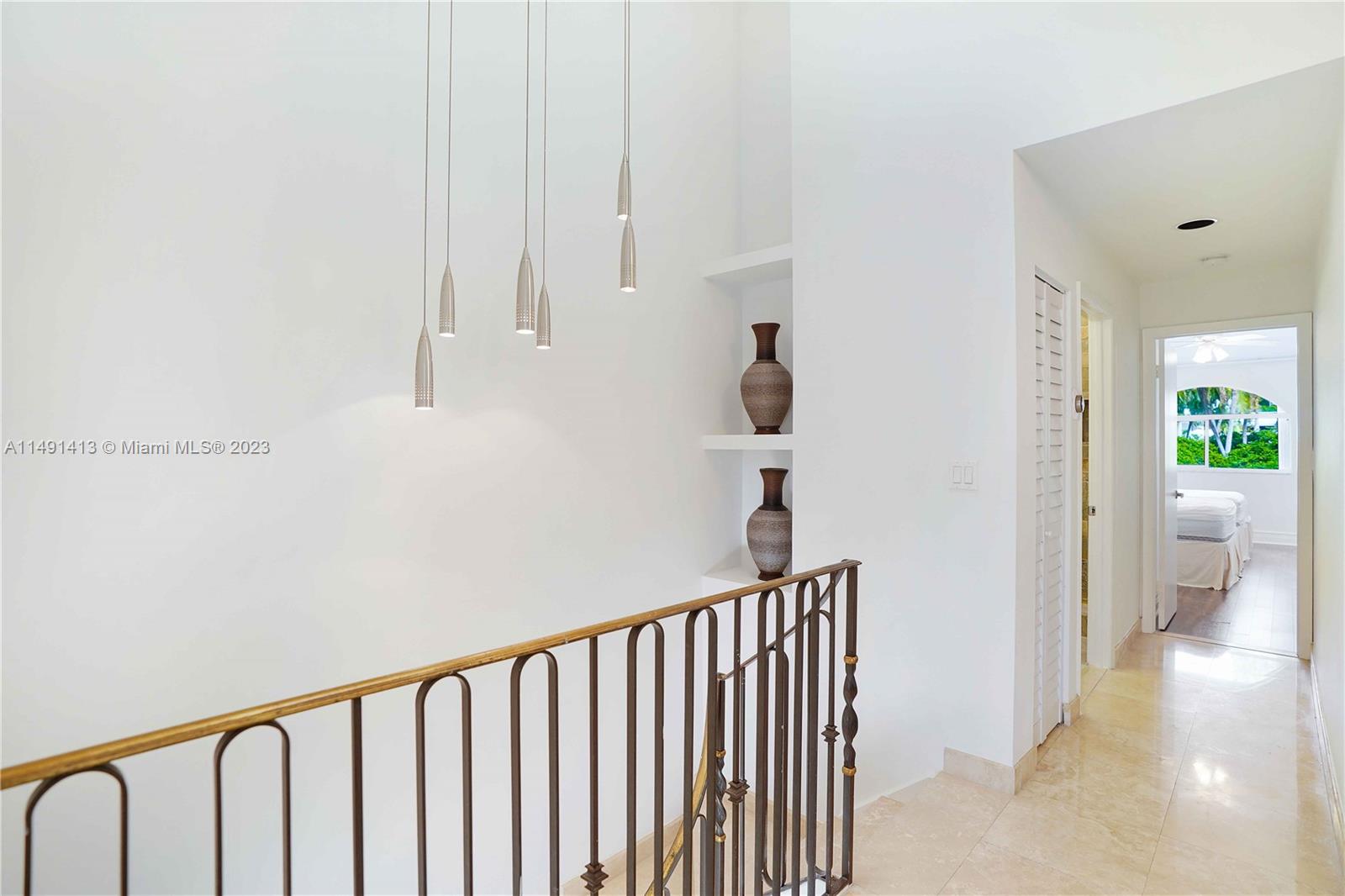 GOLDEN POINTE - Residential Lease