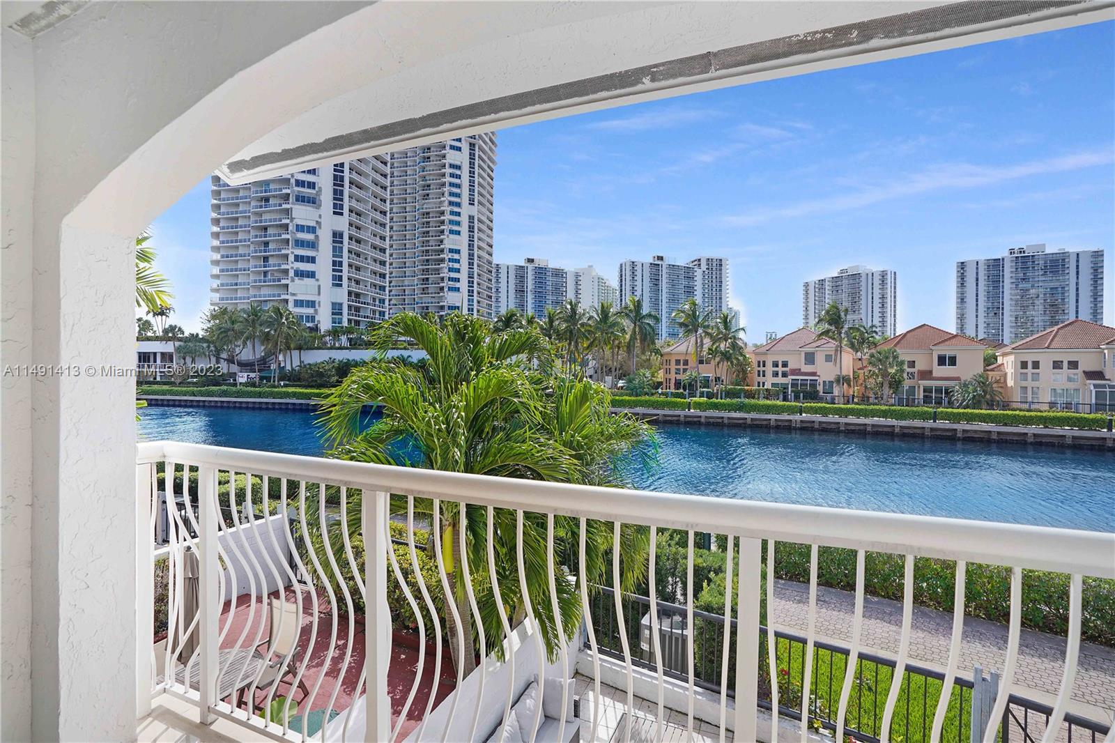 GOLDEN POINTE - Residential Lease