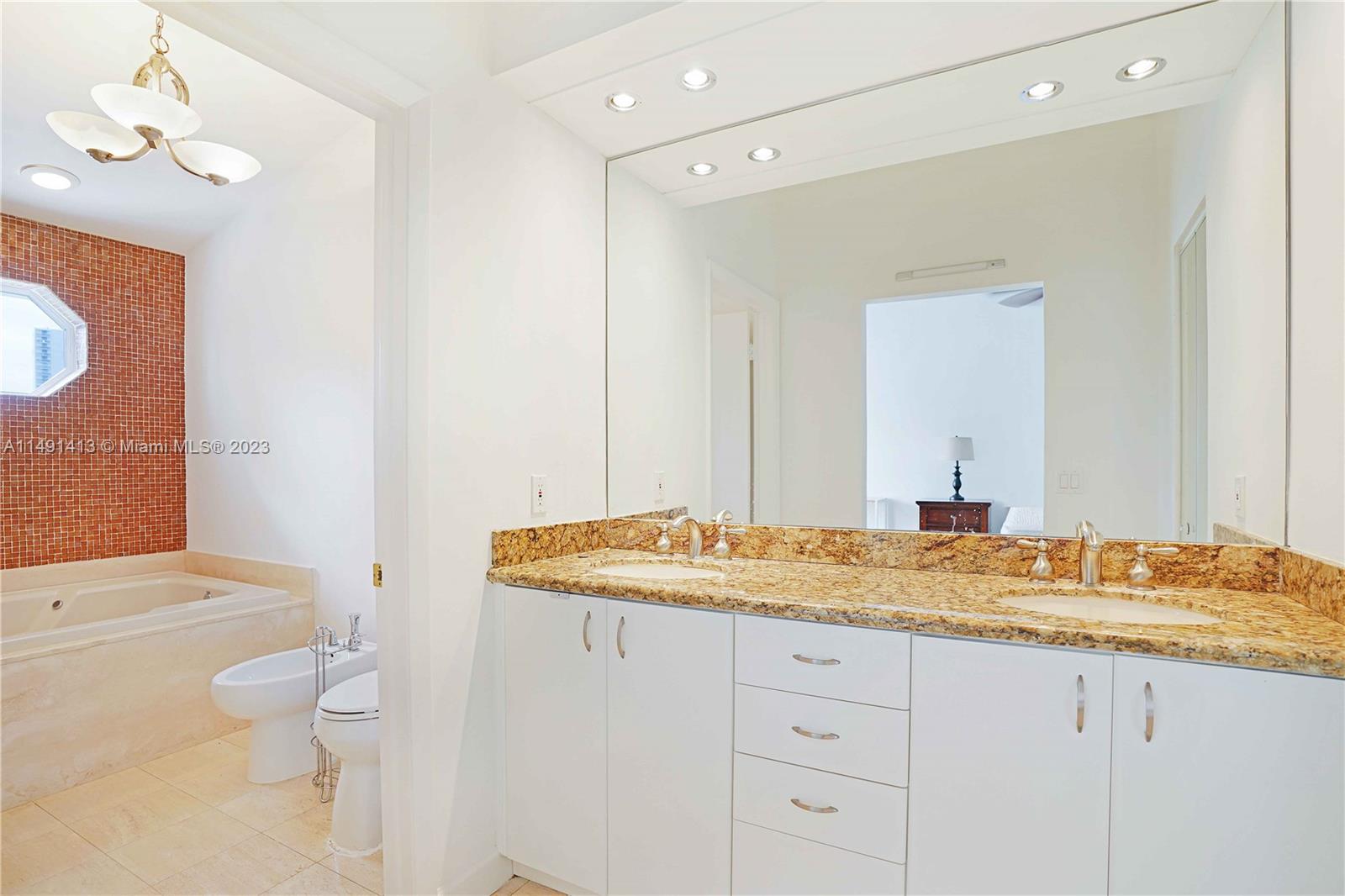 GOLDEN POINTE - Residential Lease
