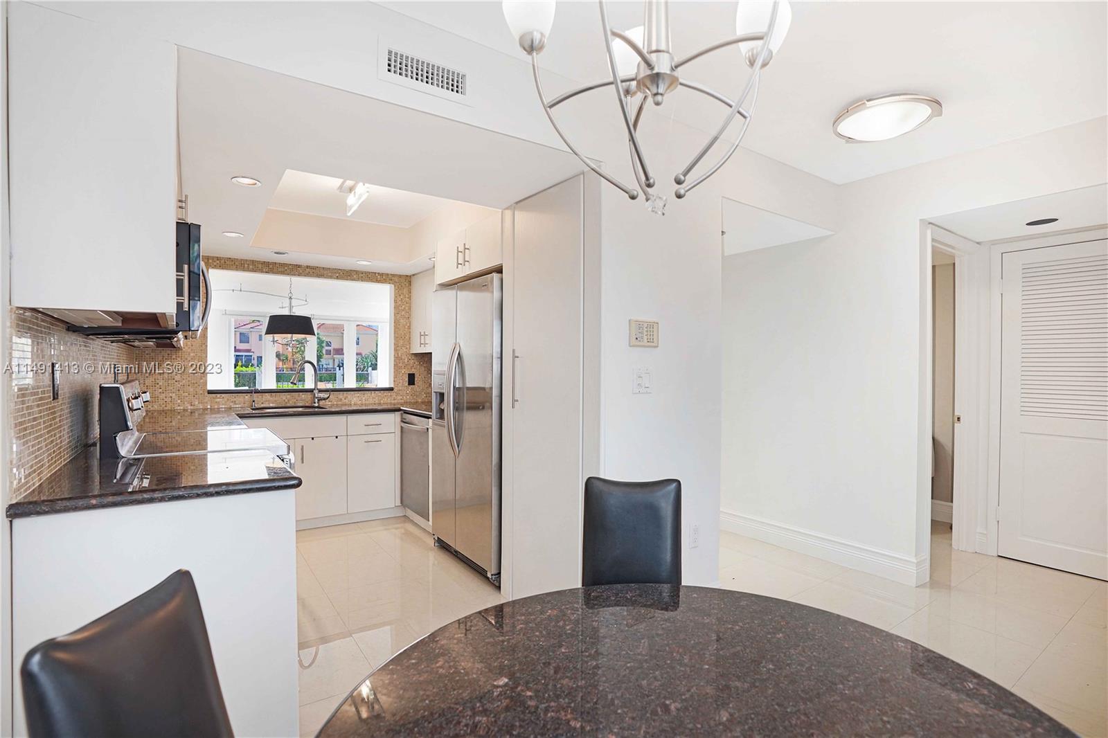 GOLDEN POINTE - Residential Lease
