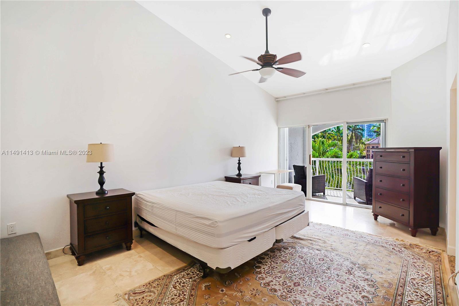 GOLDEN POINTE - Residential Lease