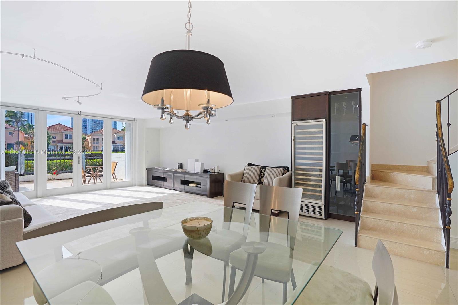 GOLDEN POINTE - Residential Lease