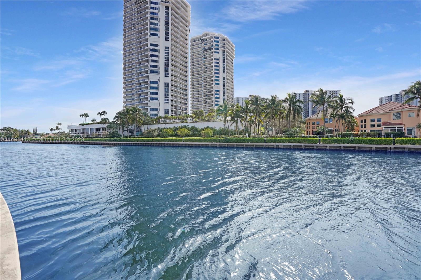 GOLDEN POINTE - Residential Lease