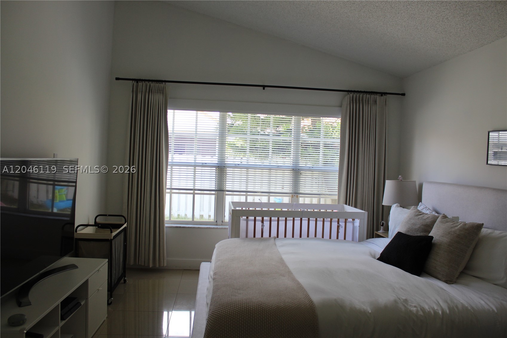 SECTOR 5 - - Residential Lease