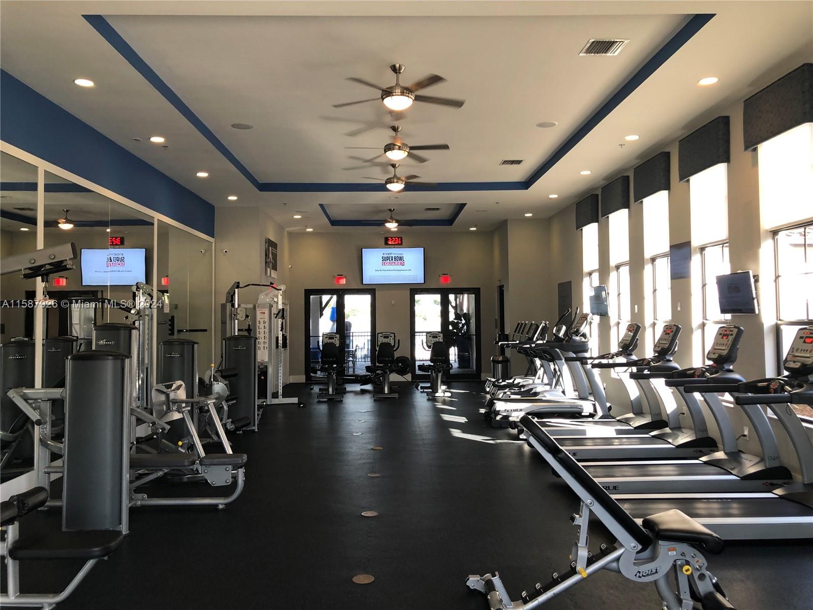 KENDALL COMMONS TOWNHOMES - Residential Lease