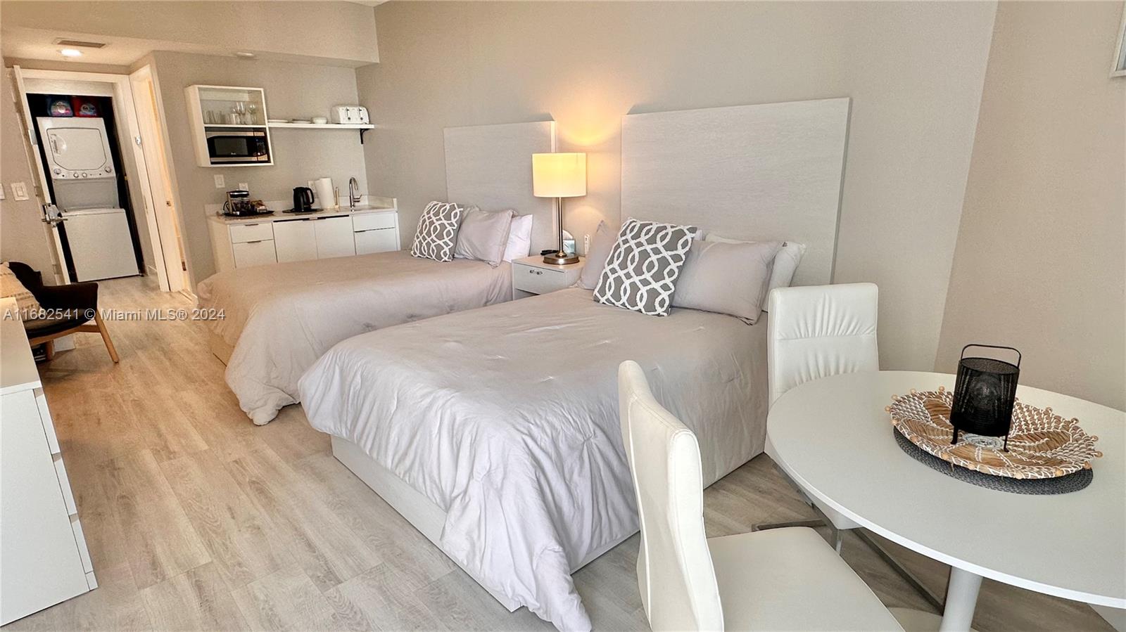 OCEAN POINT BEACH CLUB CO - Residential Lease