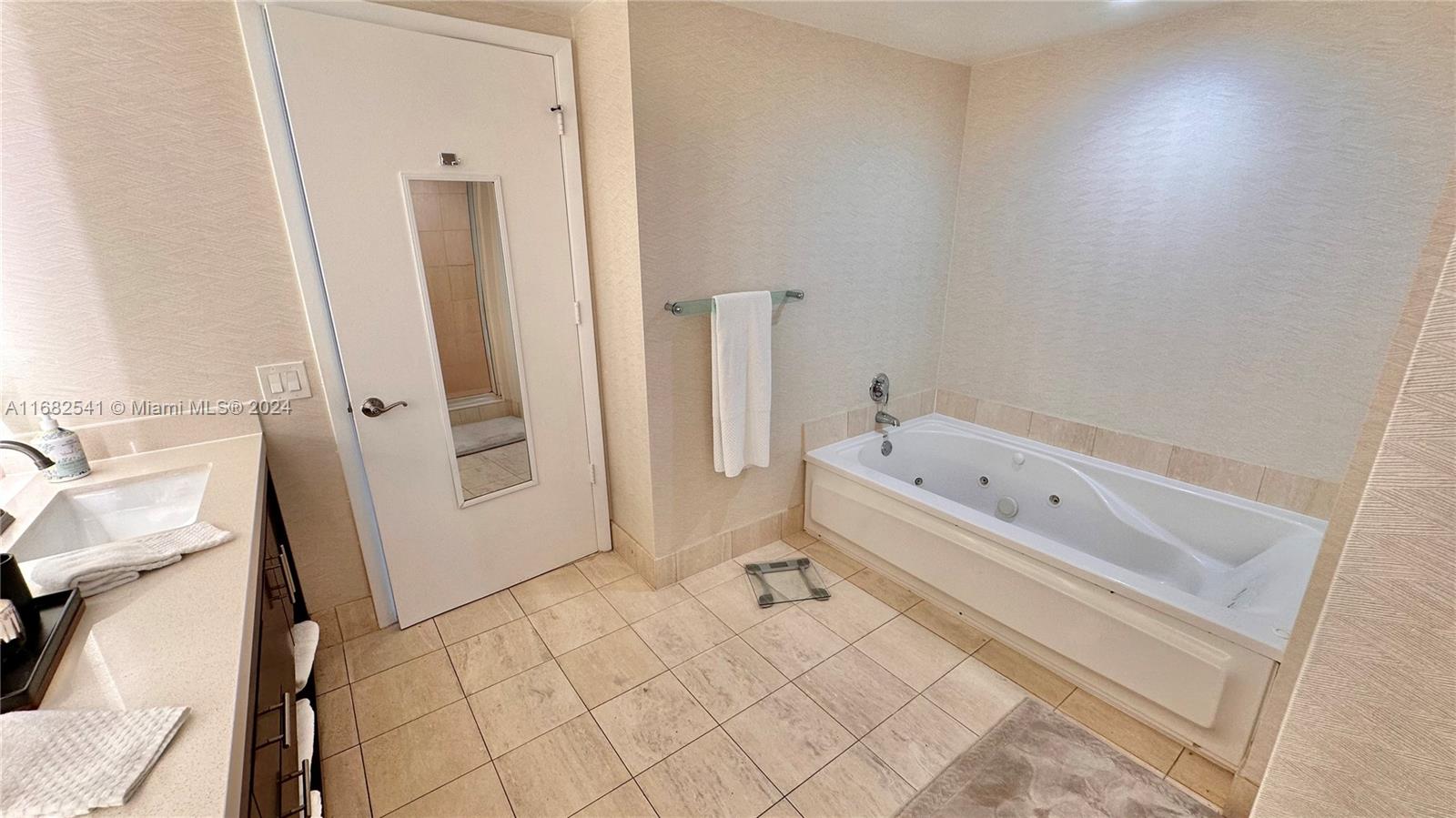 OCEAN POINT BEACH CLUB CO - Residential Lease